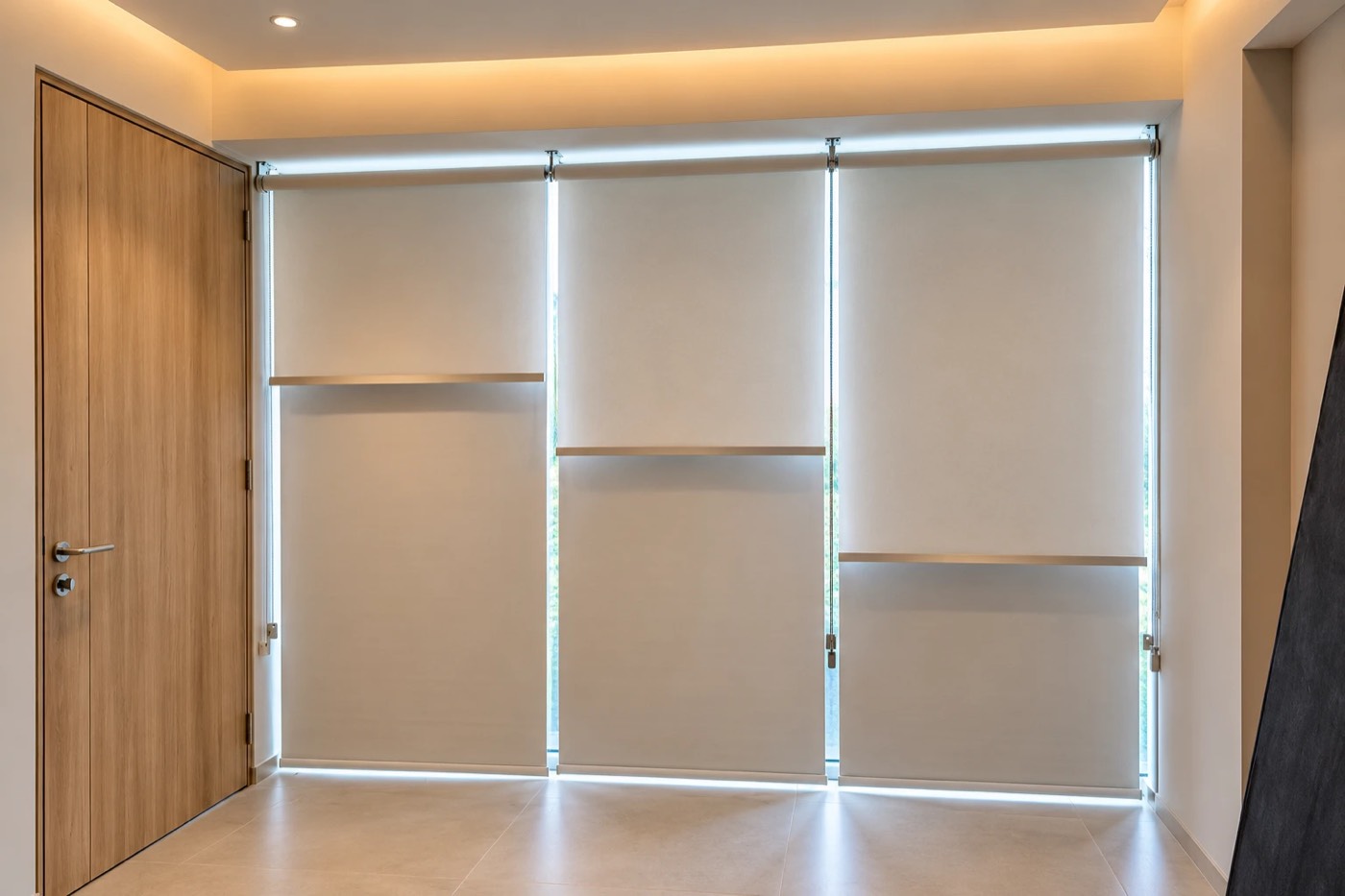 Persianas enrollables con iluminación indirecta